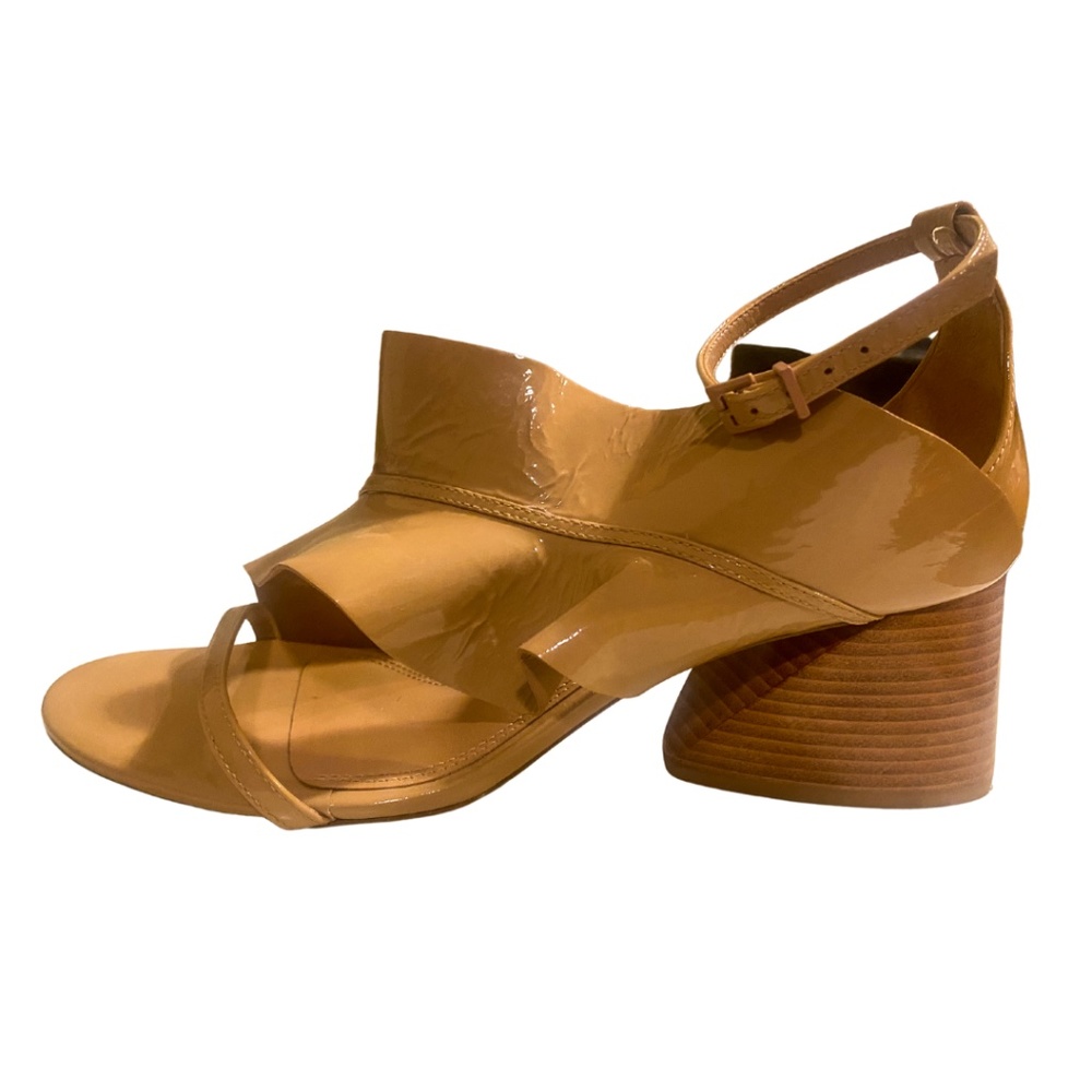 9M Mercedes Castillo Nude Patent Leather Ankle Strap with Wood Heel